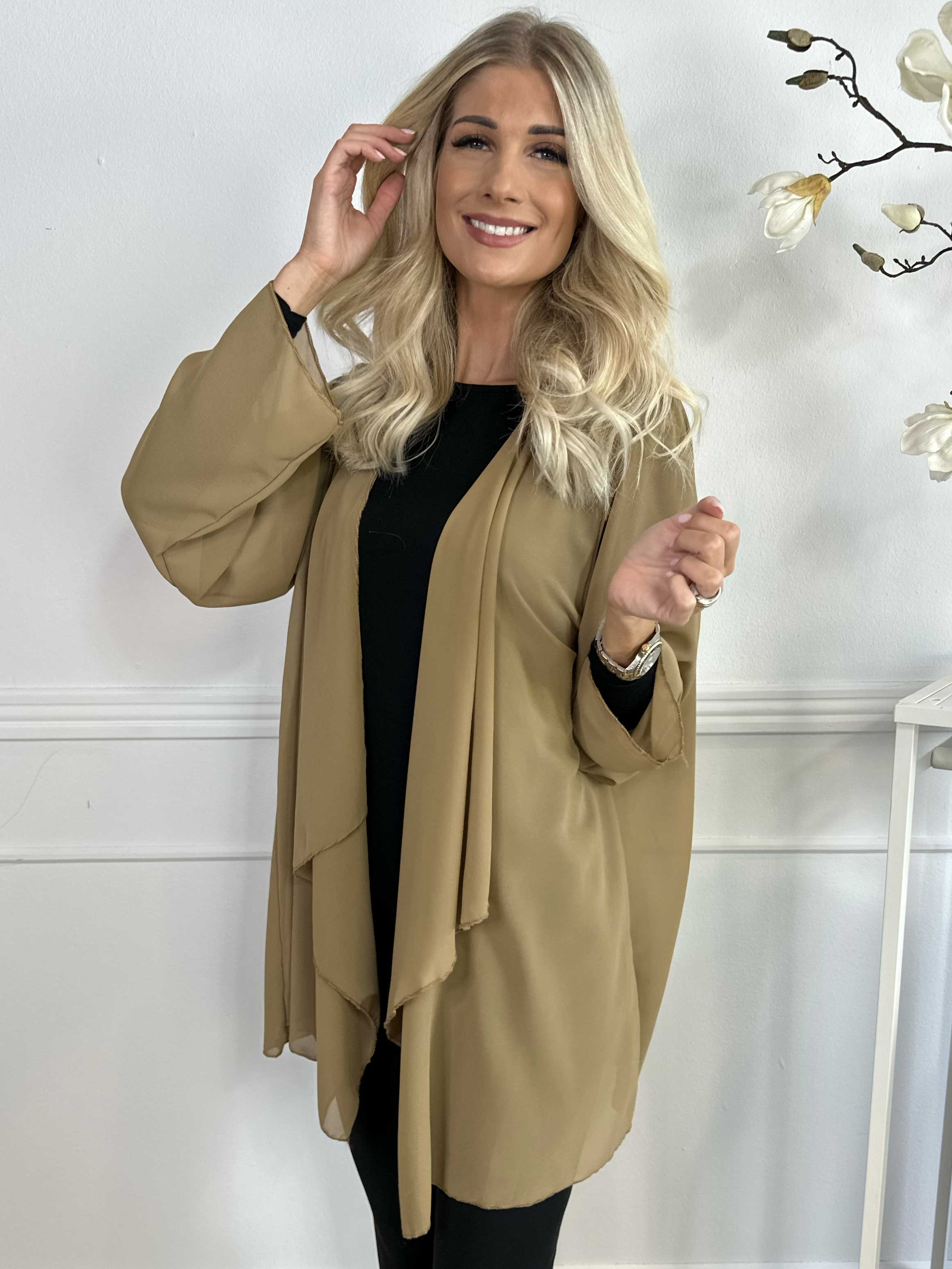 Layla - Kort let cardigan i chiffon